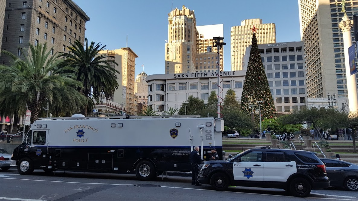 Louis Vuitton Store Robbed in San Francisco's Union Square 